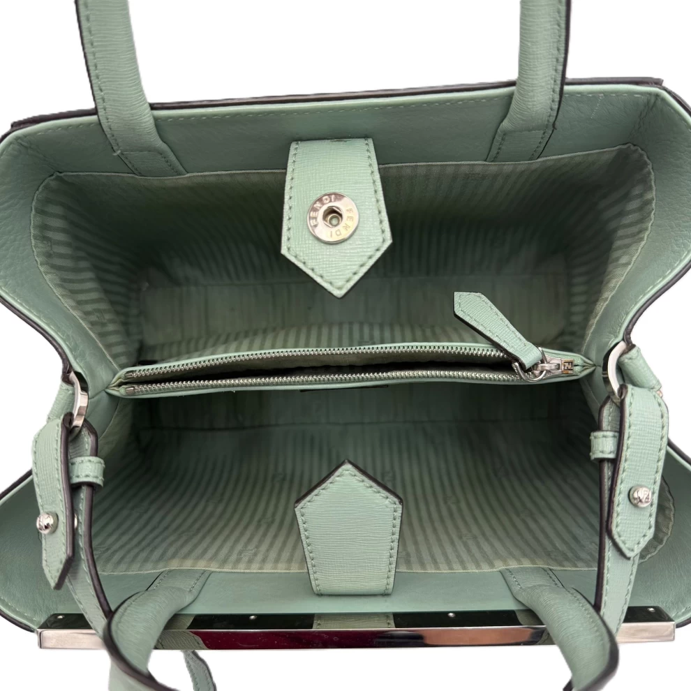     حقيبة فندي ميني 2جورز توت من الجلد باللون الأخضر الباهت 