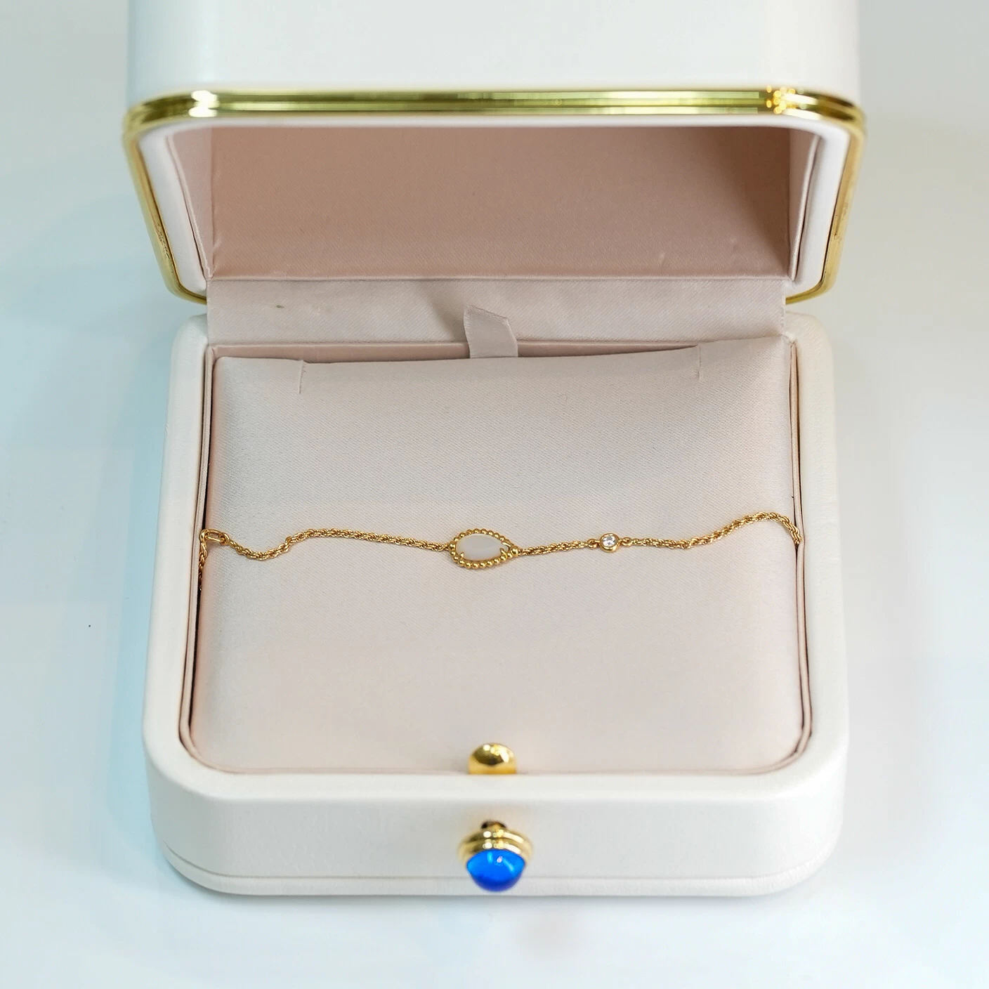     Boucheron 
