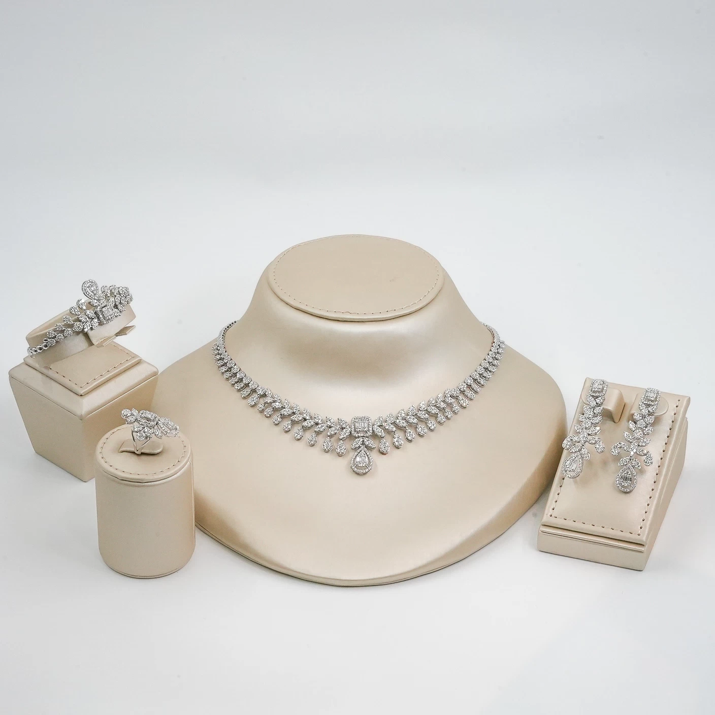     Diamond Set 4pc 