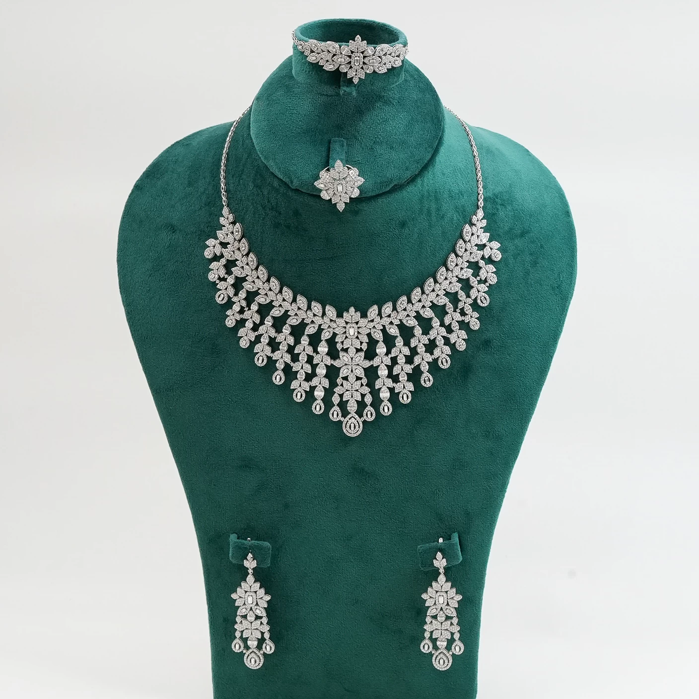    4 Pc Set 