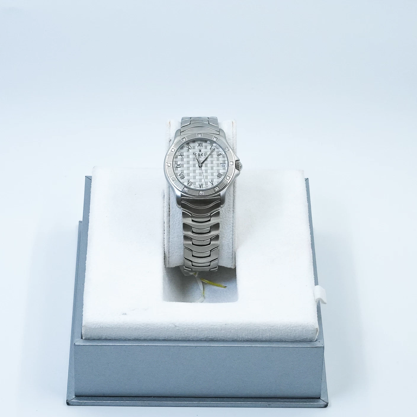     ساعة إيبل سبورت الكلاسيكية المرصعة بالألماس 