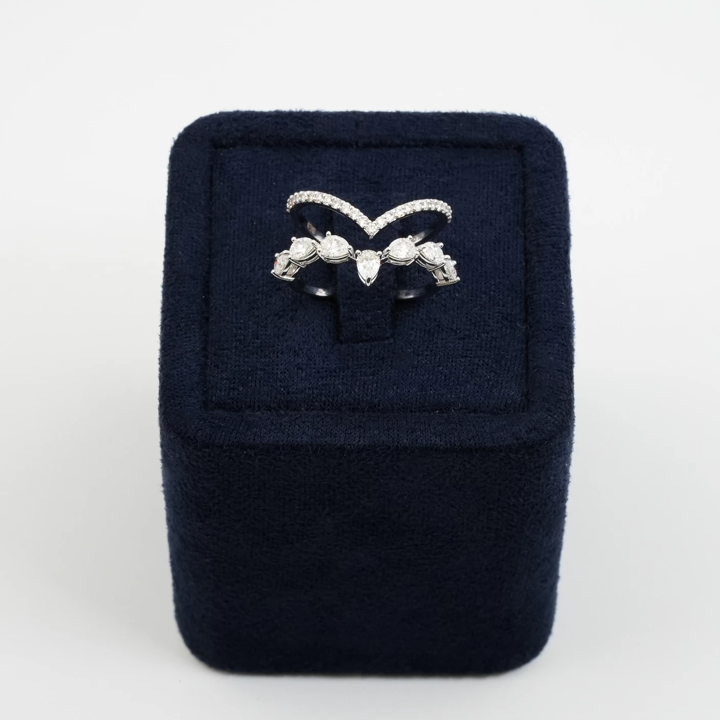     Women's Ring - diamond 