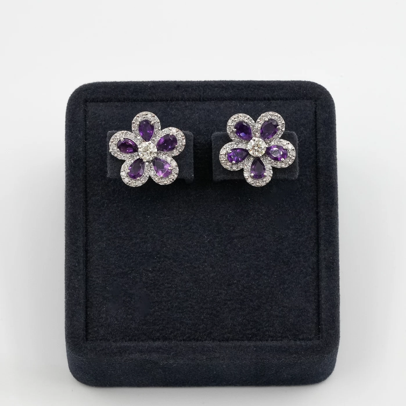     Women Diamond Earrings with Amethyst 