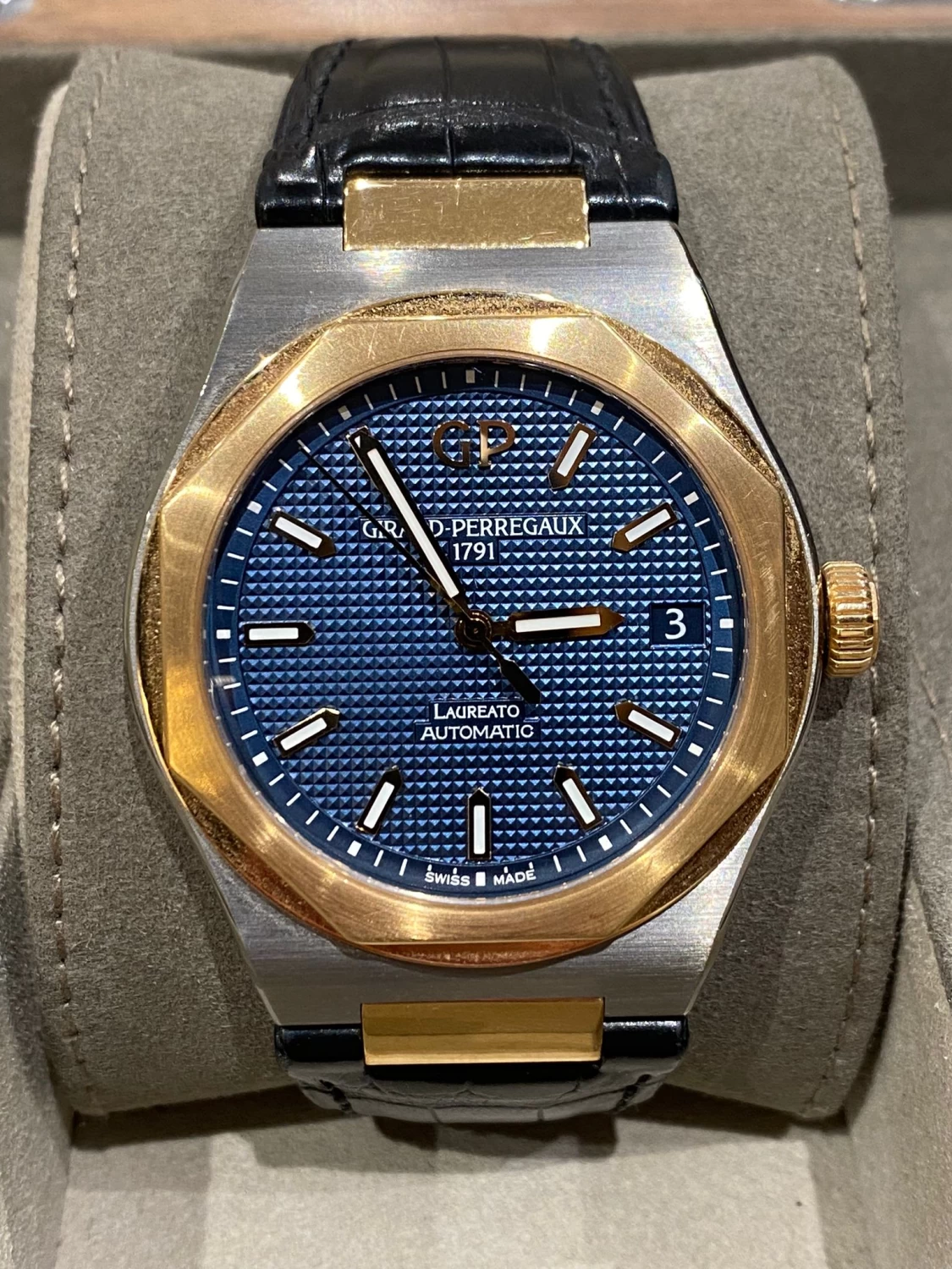 Girard-Perregaux Laureato