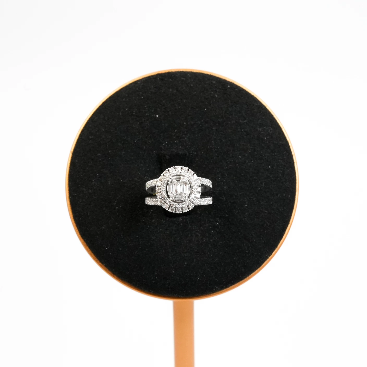 Women's Diamond Ring