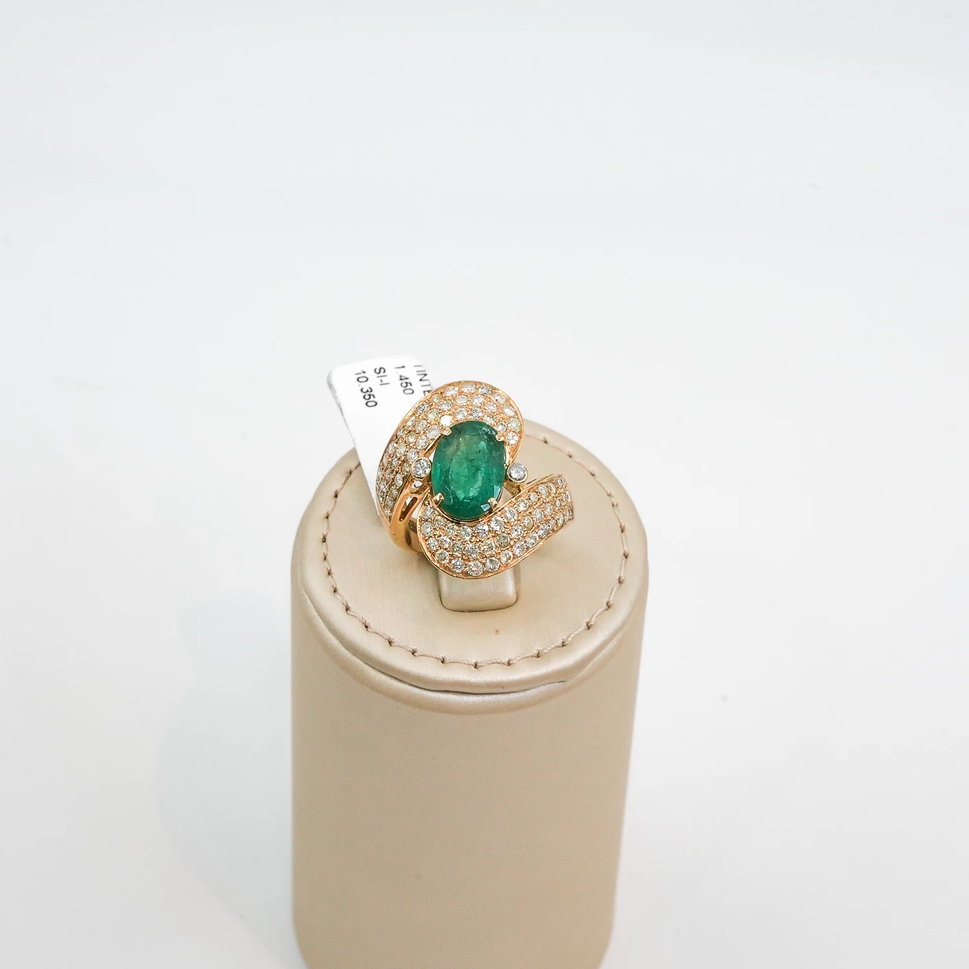     Diamond Emerald Ring 