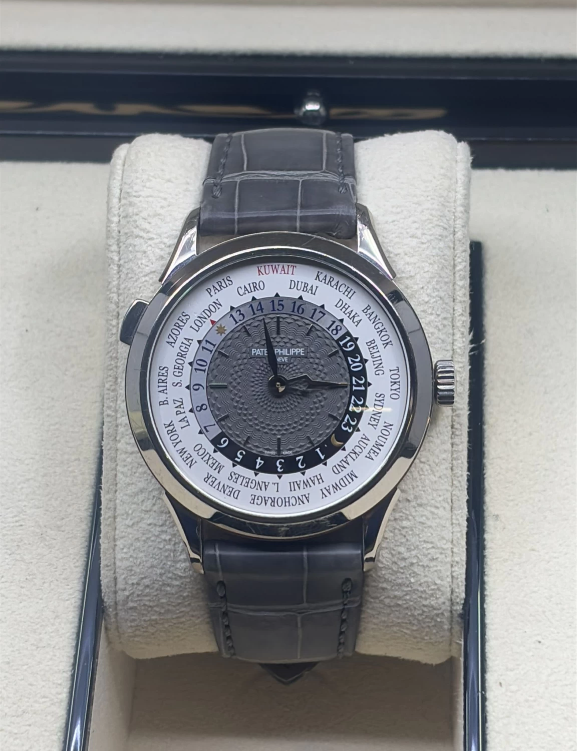     Patek Philippe 5230 World Time 