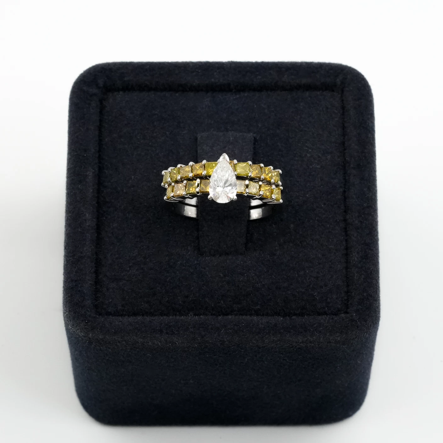     Twin Rings with Diamond 
