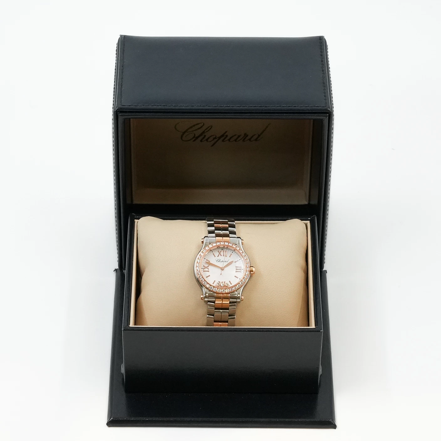     Chopard Happy Sport Oval: The Dance of Diamonds 