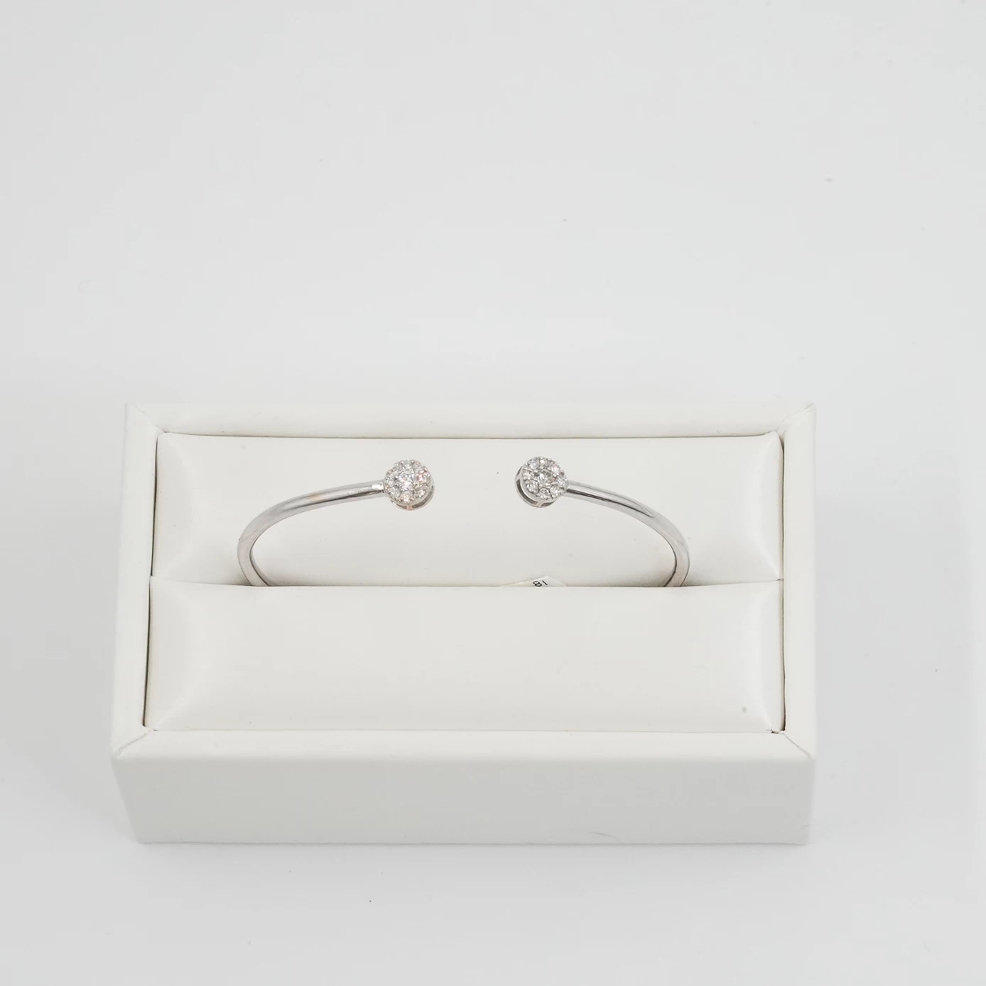     Diamond Bracelet 