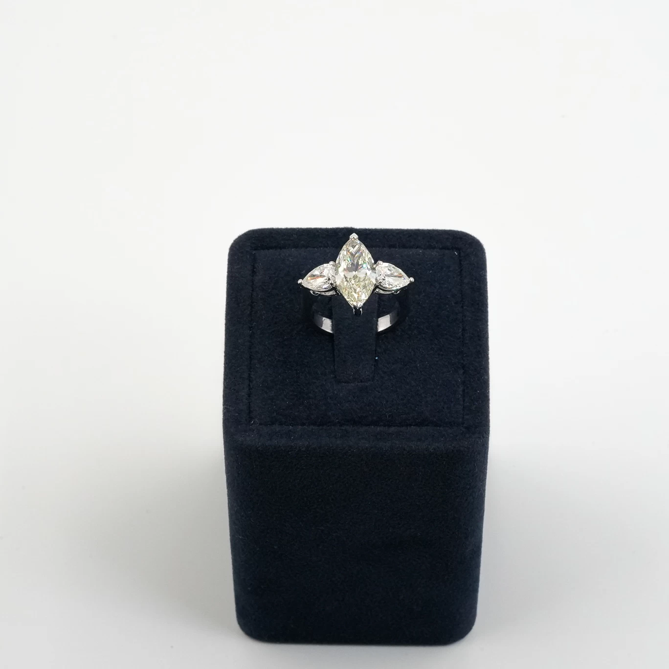     Diamond Ring - Women 
