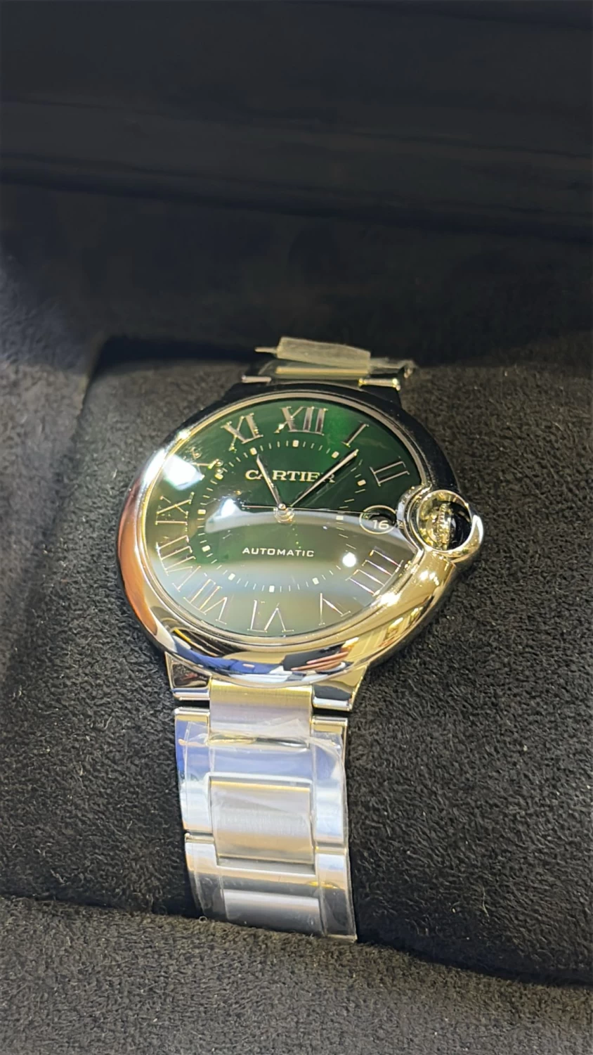     Cartier Balloon with the Sultanate's emblem 