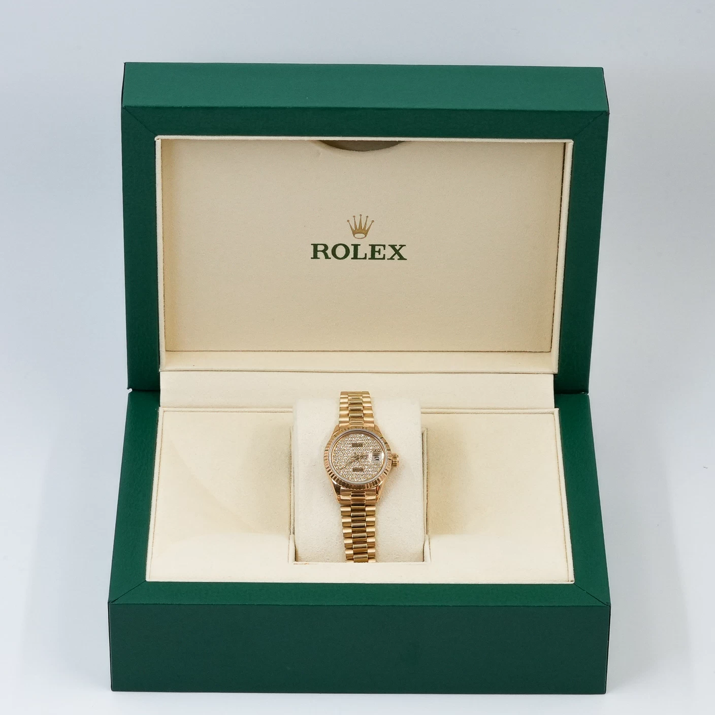     Rolex Lady-Datejust 26 in 18 ct Everose Gold with Diamond Paved Dial - Women's Watch 