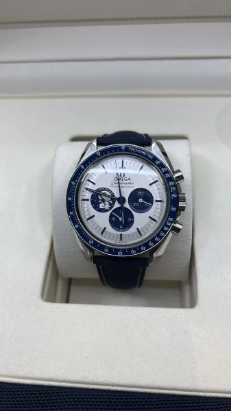 Omega Speedmaster Snoopy