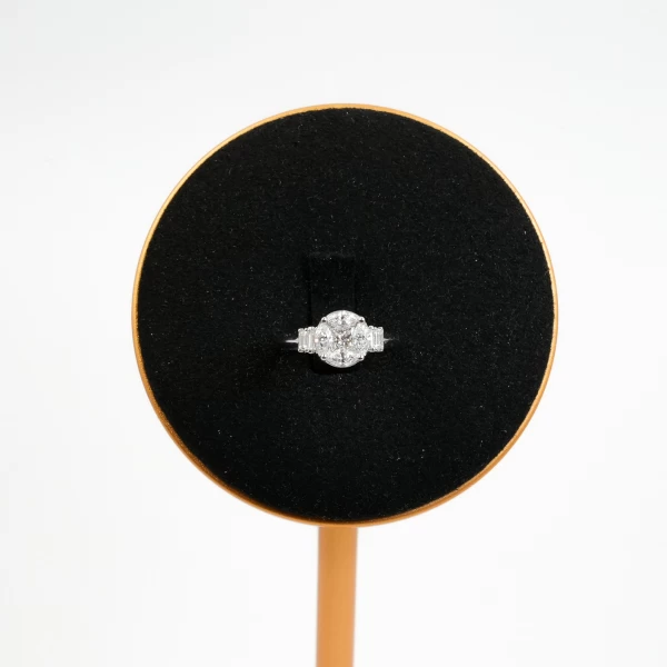 Women's Diamond Ring