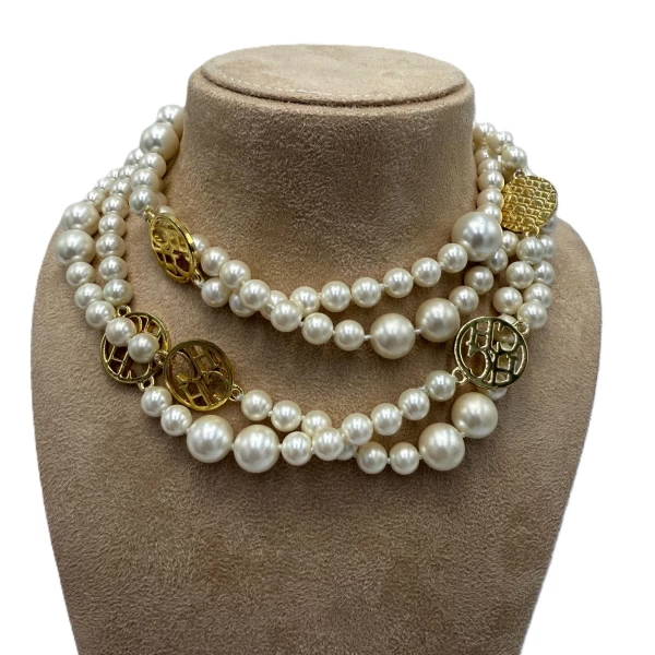 CAROLINA HERRERA SIGNET AUDREY NECKLACE WITH PEARL