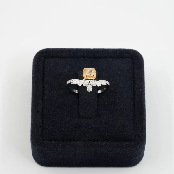 Women's Ring - Diamond