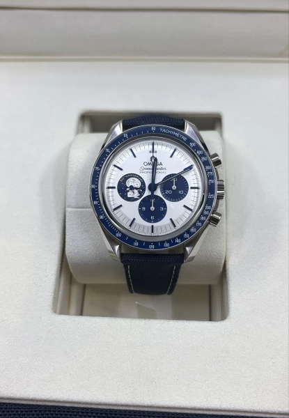 Omega Speedmaster Snoopy