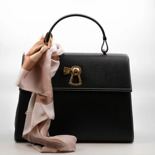 UN DIAMOND MED BLACK