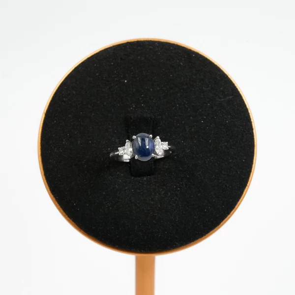 Women's Diamond Ring