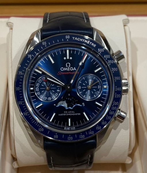 Omega Speedmaster Moonphase