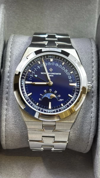 Vacheron Constantin Overseas Moon Phase
