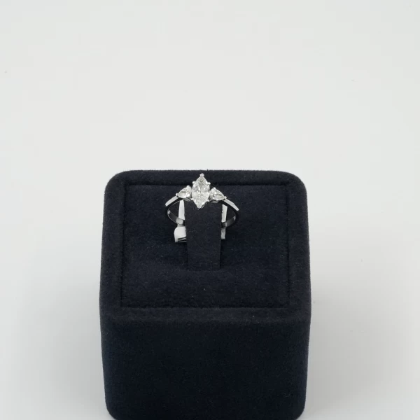 White Gold - Diamond Ring