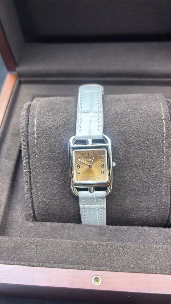 هيرميس كيب كود 23 ستيل