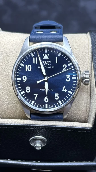 اي دبليو سي بيج بيلوت