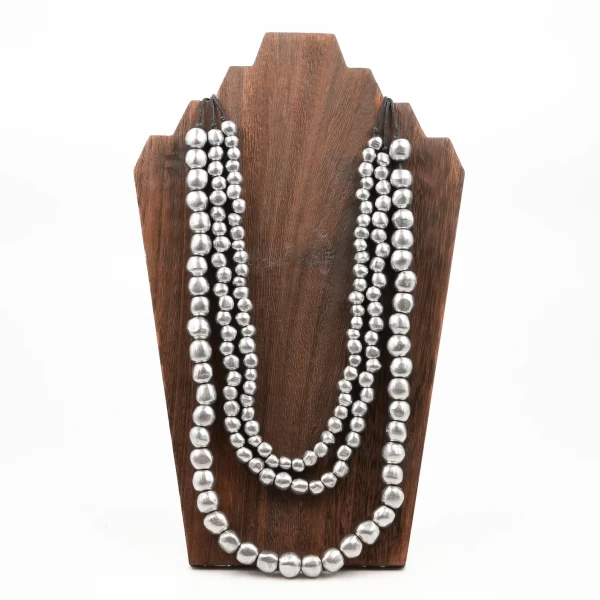 NECKLACE 3 STRANDS SPHERES