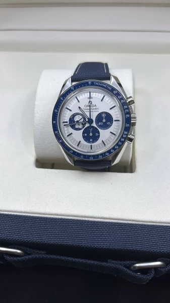 Omega Speedmaster Snoopy - Men's Watch
