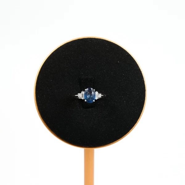 Women's Diamond Ring