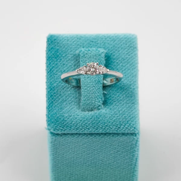 Women’s Gold Diamond Ring
