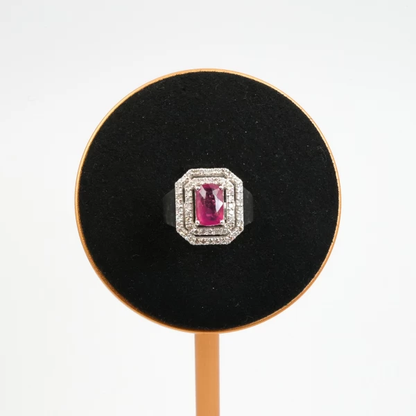 Women's Diamond Ring