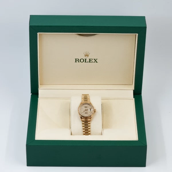 Rolex Lady-Datejust 26 in 18 ct Everose Gold with Diamond Paved Dial - Women's Watch
