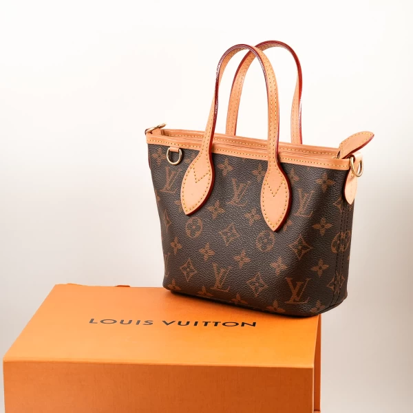 Louis Vuitton Monogram Petit Palais
